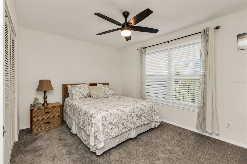 待售: $285,000 (2 贝兹, 2 浴室, 1120 平方英尺)