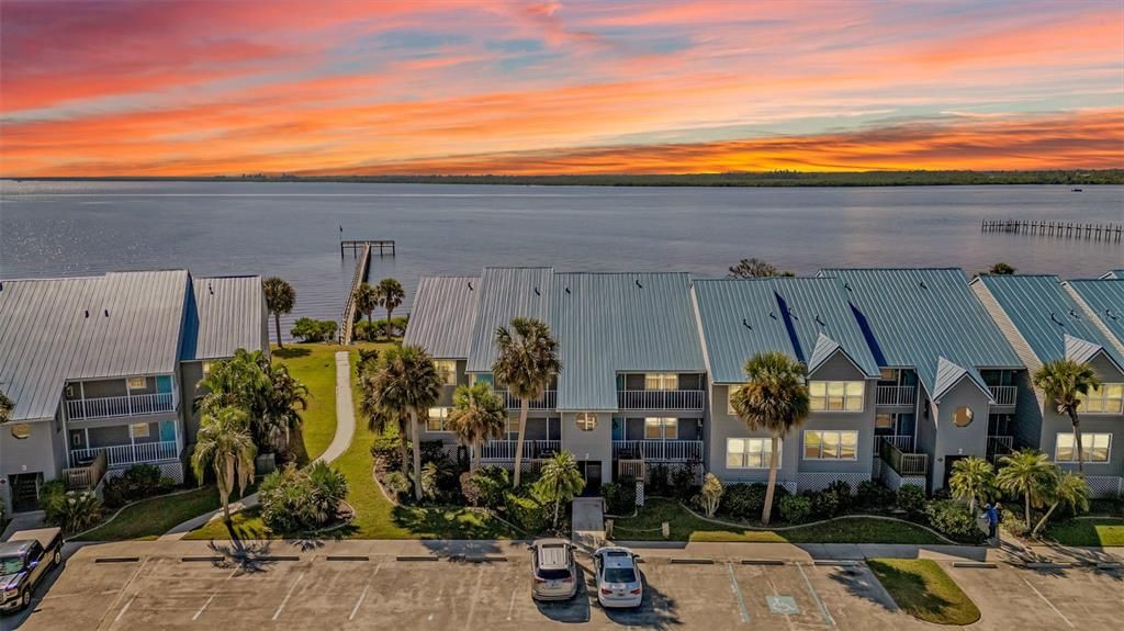 待售: $285,000 (2 贝兹, 2 浴室, 1120 平方英尺)