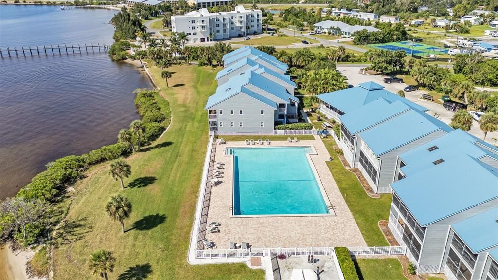 待售: $285,000 (2 贝兹, 2 浴室, 1120 平方英尺)