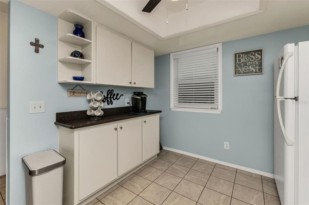 待售: $285,000 (2 贝兹, 2 浴室, 1120 平方英尺)