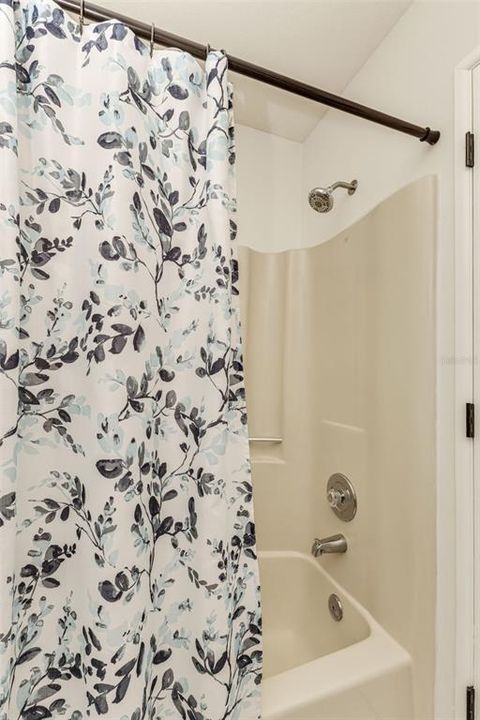 待售: $285,000 (2 贝兹, 2 浴室, 1120 平方英尺)