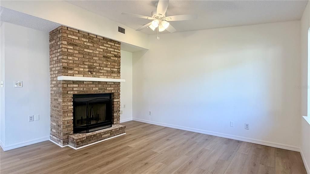 For Rent: $1,795 (3 beds, 2 baths, 1184 Square Feet)