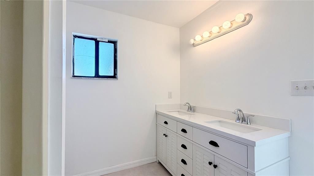 For Rent: $1,795 (3 beds, 2 baths, 1184 Square Feet)