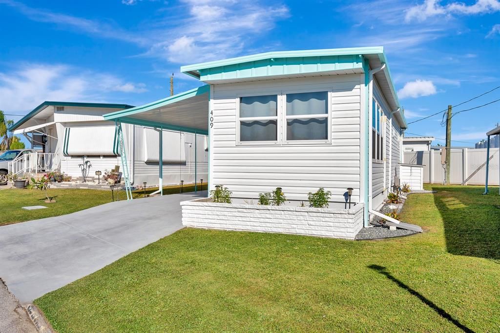 For Sale: $89,900 (1 beds, 1 baths, 460 Square Feet)