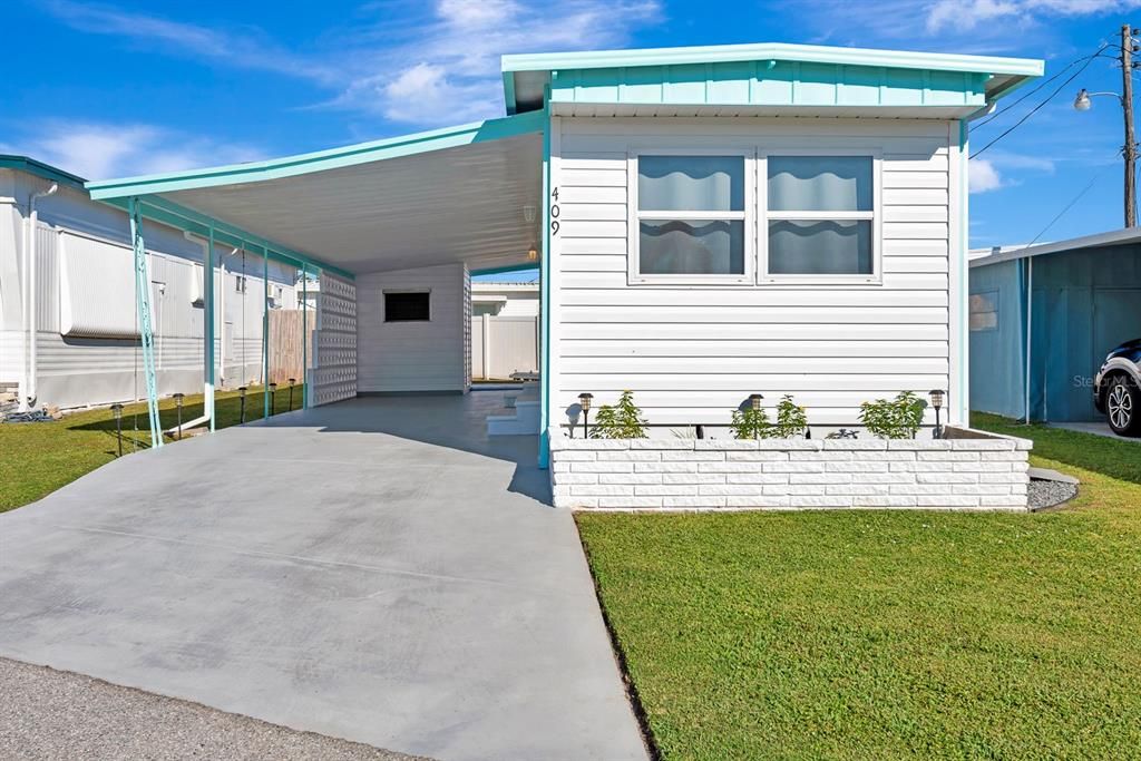 For Sale: $89,900 (1 beds, 1 baths, 460 Square Feet)