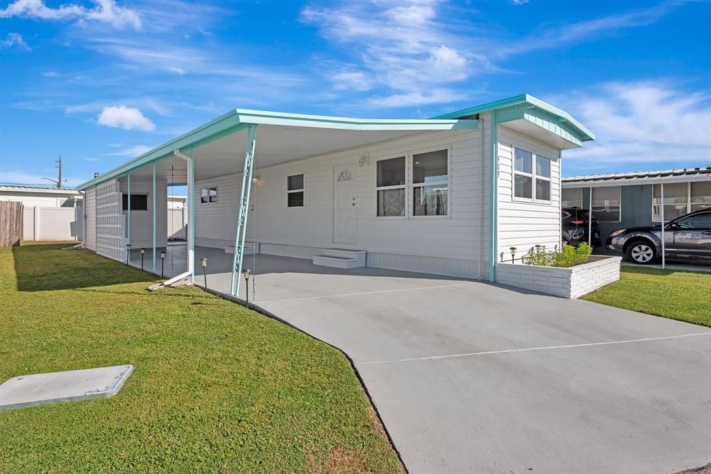 For Sale: $89,900 (1 beds, 1 baths, 460 Square Feet)