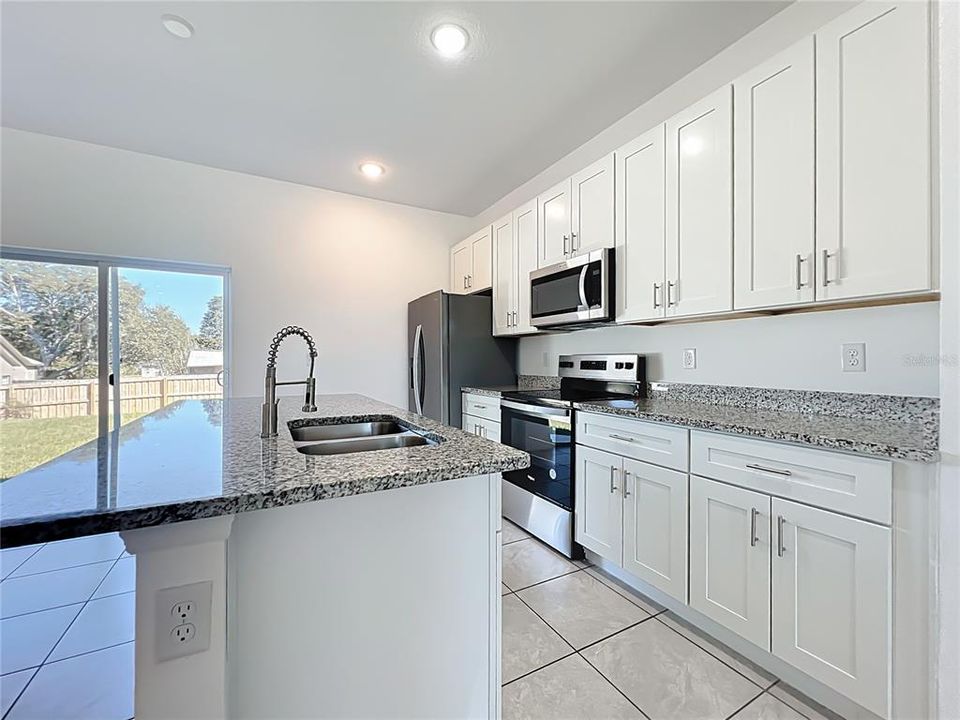 En Renta: $1,950 (4 camas, 2 baños, 1580 Pies cuadrados)