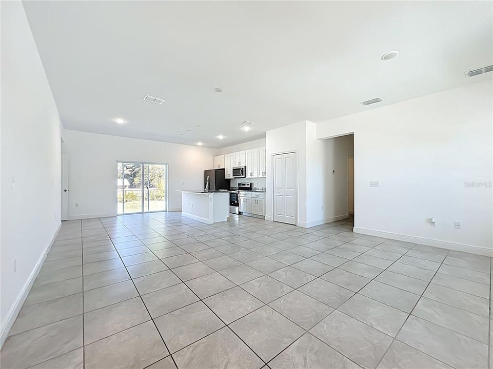 En Renta: $1,950 (4 camas, 2 baños, 1580 Pies cuadrados)