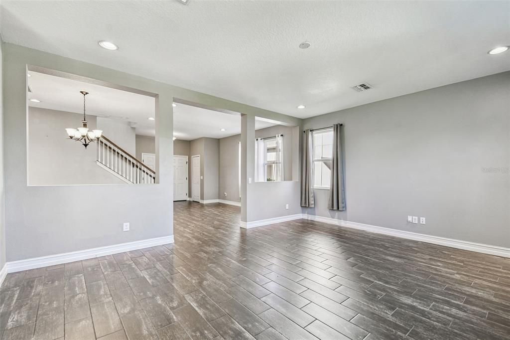 For Rent: $3,200 (4 beds, 3 baths, 2600 Square Feet)