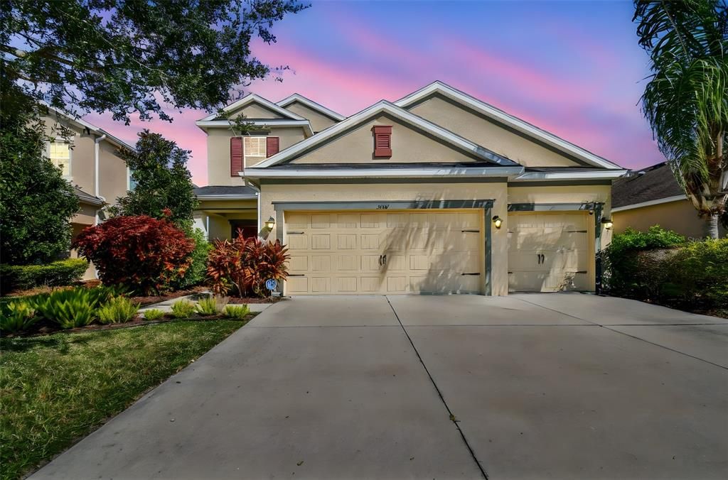 For Rent: $3,200 (4 beds, 3 baths, 2600 Square Feet)