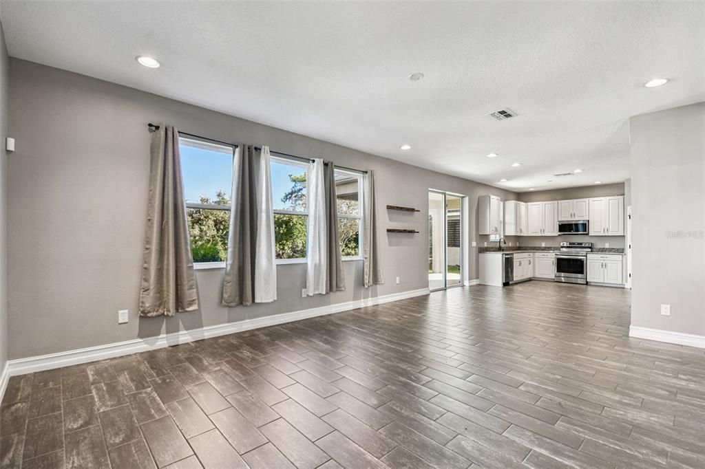 For Rent: $3,200 (4 beds, 3 baths, 2600 Square Feet)