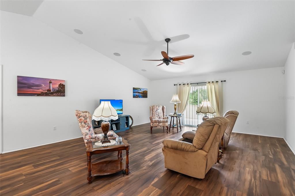 Active With Contract: $299,900 (3 beds, 2 baths, 1857 Square Feet)
