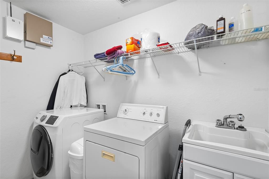 Active With Contract: $299,900 (3 beds, 2 baths, 1857 Square Feet)