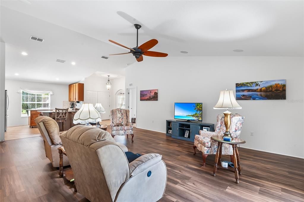 Active With Contract: $299,900 (3 beds, 2 baths, 1857 Square Feet)