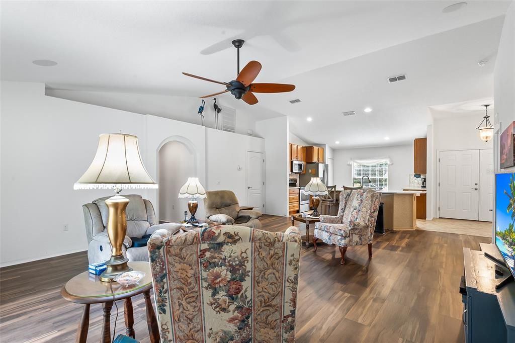 Active With Contract: $299,900 (3 beds, 2 baths, 1857 Square Feet)