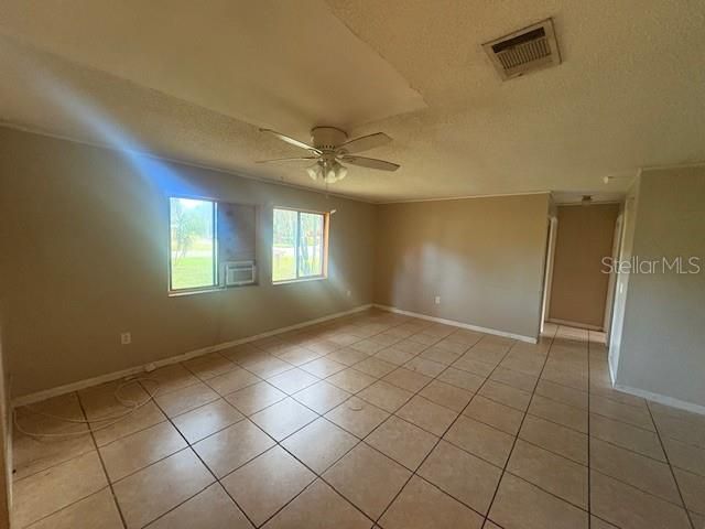 待售: $249,940 (3 贝兹, 2 浴室, 1634 平方英尺)