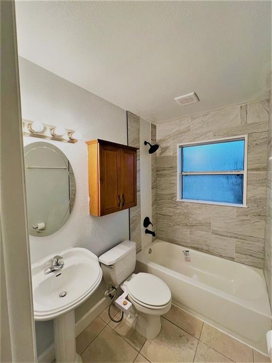 For Rent: $1,595 (2 beds, 1 baths, 677 Square Feet)