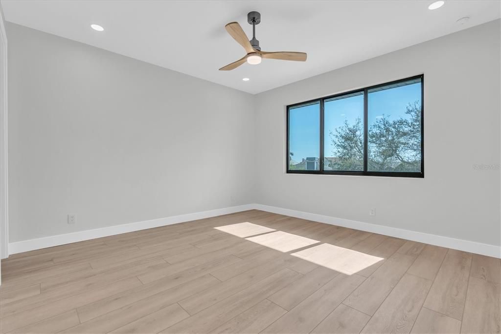 На продажу: $2,200,000 (5 спален, 5 ванн, 4117 Квадратных фут)