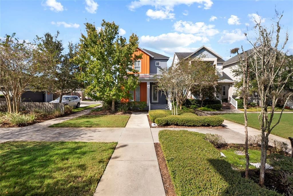 合同活跃: $775,000 (4 贝兹, 3 浴室, 2592 平方英尺)