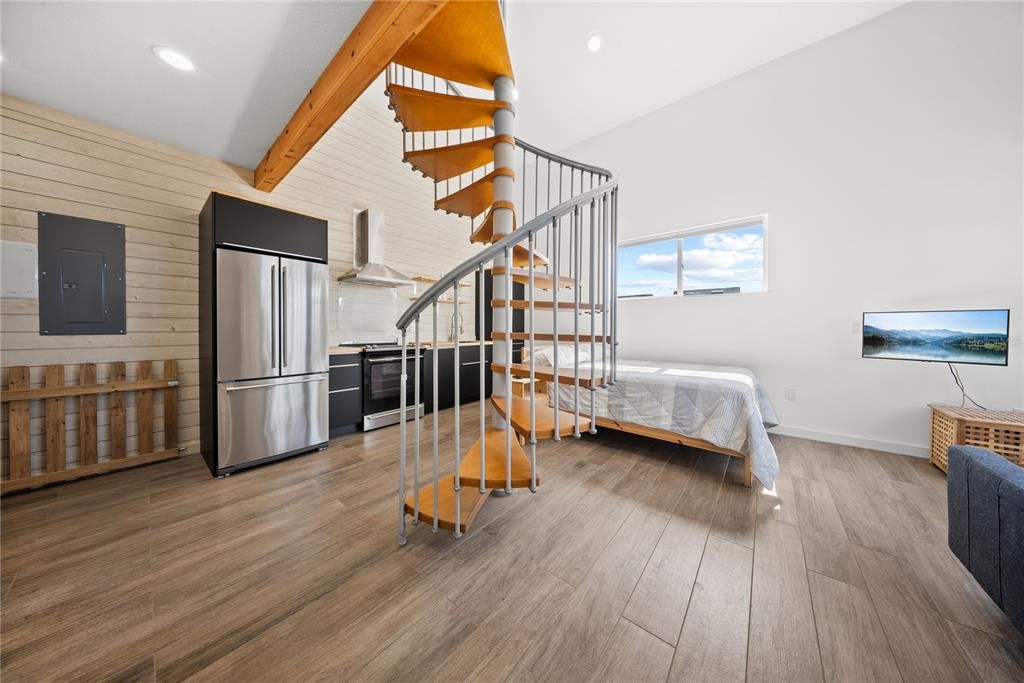 合同活跃: $775,000 (4 贝兹, 3 浴室, 2592 平方英尺)