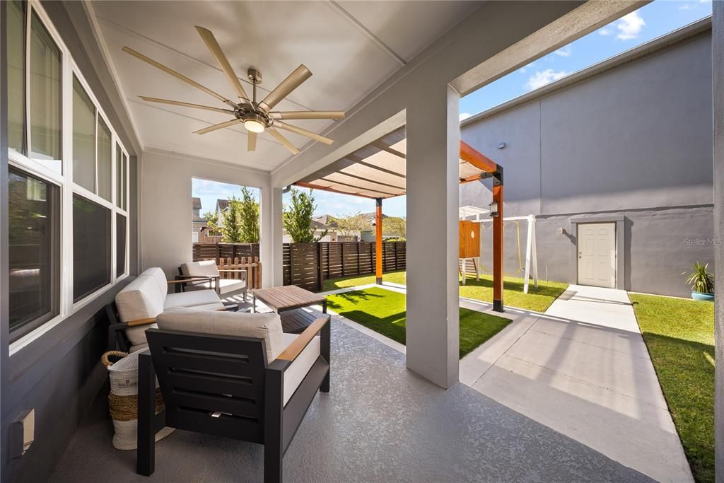 合同活跃: $775,000 (4 贝兹, 3 浴室, 2592 平方英尺)