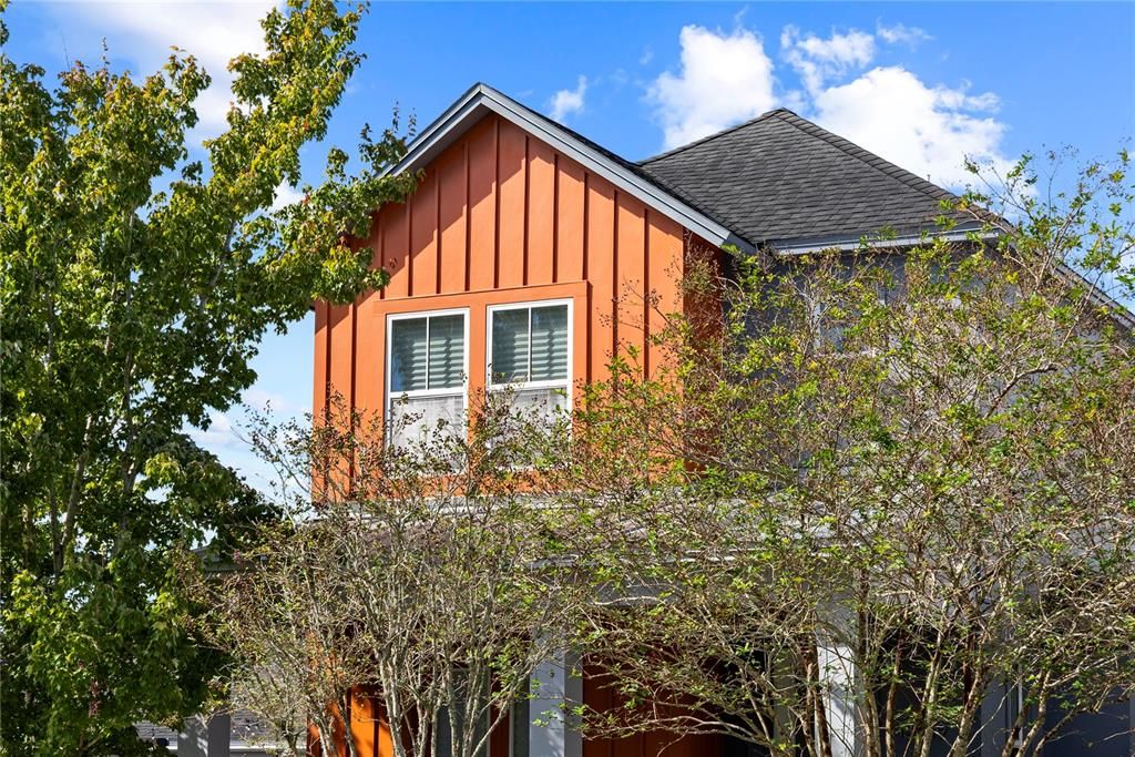 合同活跃: $775,000 (4 贝兹, 3 浴室, 2592 平方英尺)