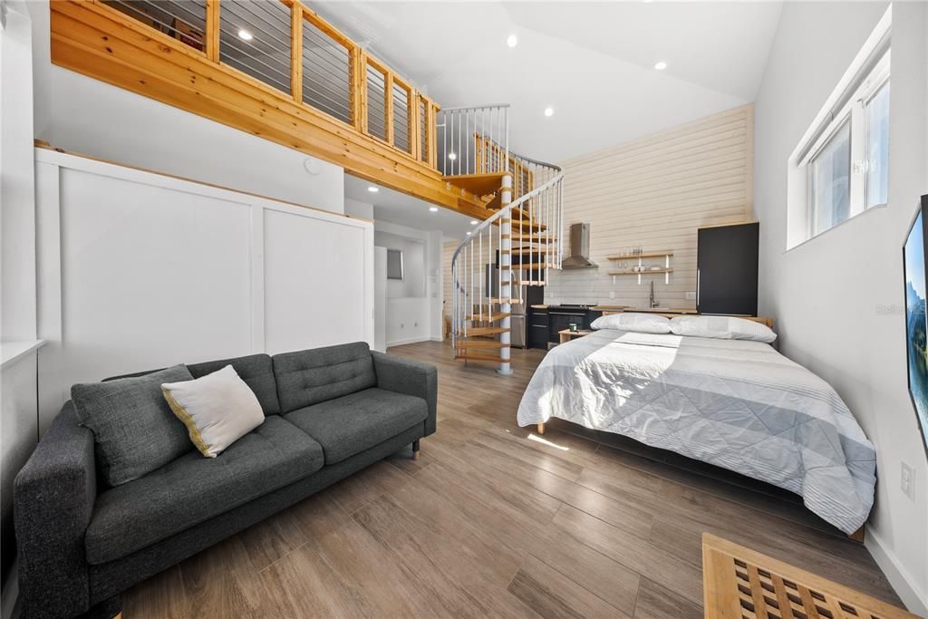 合同活跃: $775,000 (4 贝兹, 3 浴室, 2592 平方英尺)