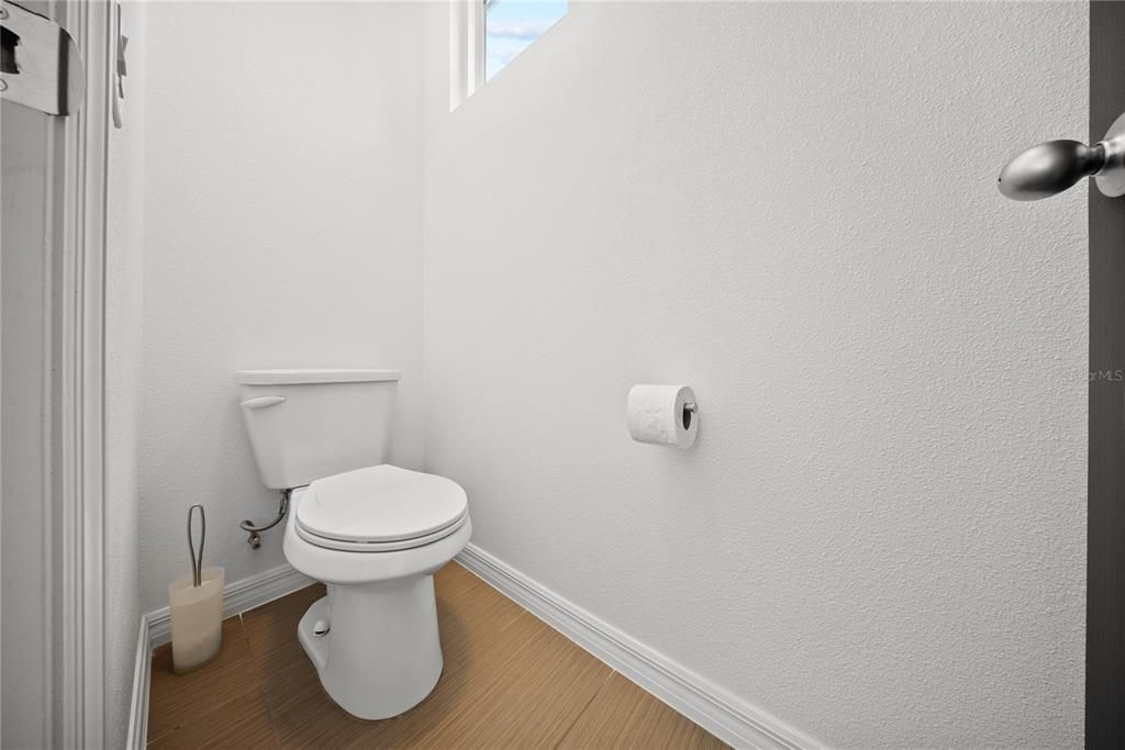 合同活跃: $775,000 (4 贝兹, 3 浴室, 2592 平方英尺)