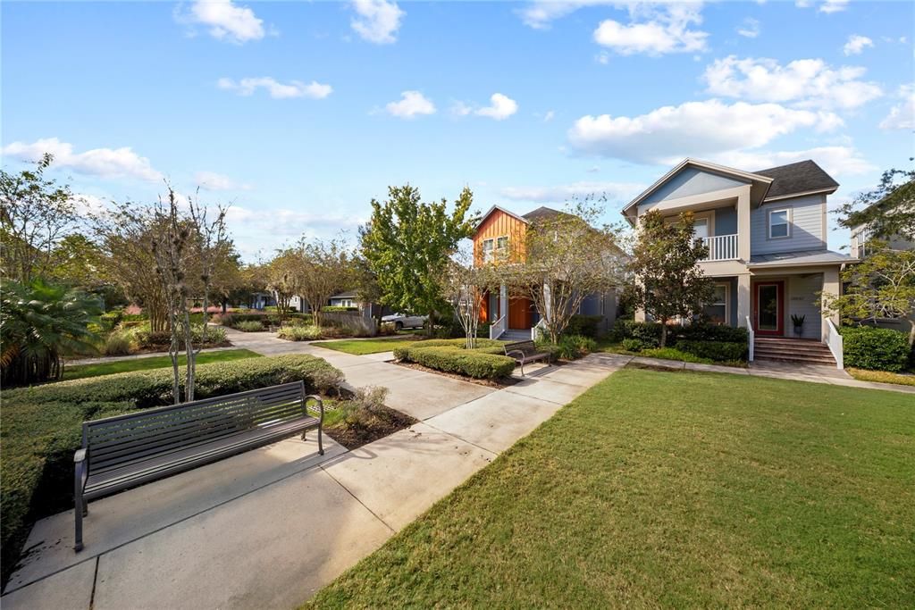 合同活跃: $775,000 (4 贝兹, 3 浴室, 2592 平方英尺)