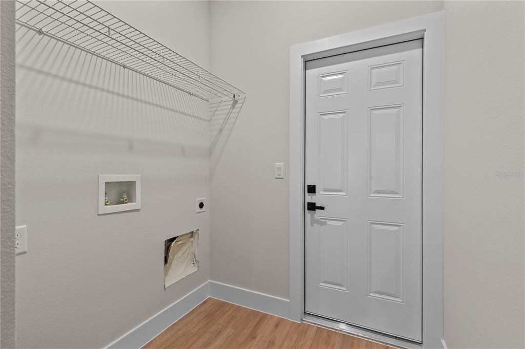 For Sale: $409,900 (4 beds, 2 baths, 1665 Square Feet)