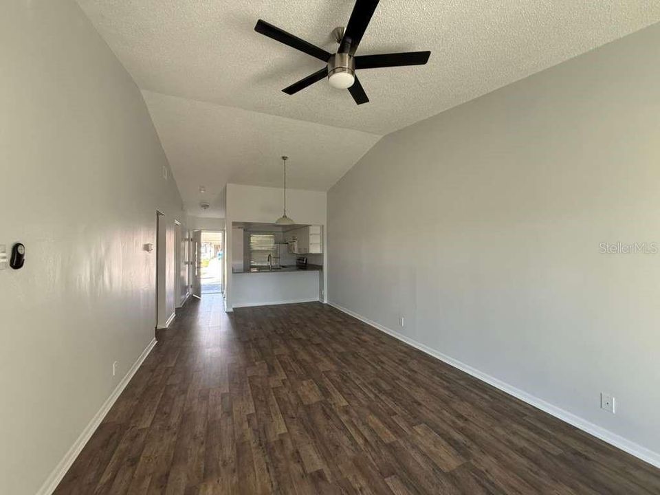For Rent: $1,700 (2 beds, 2 baths, 935 Square Feet)