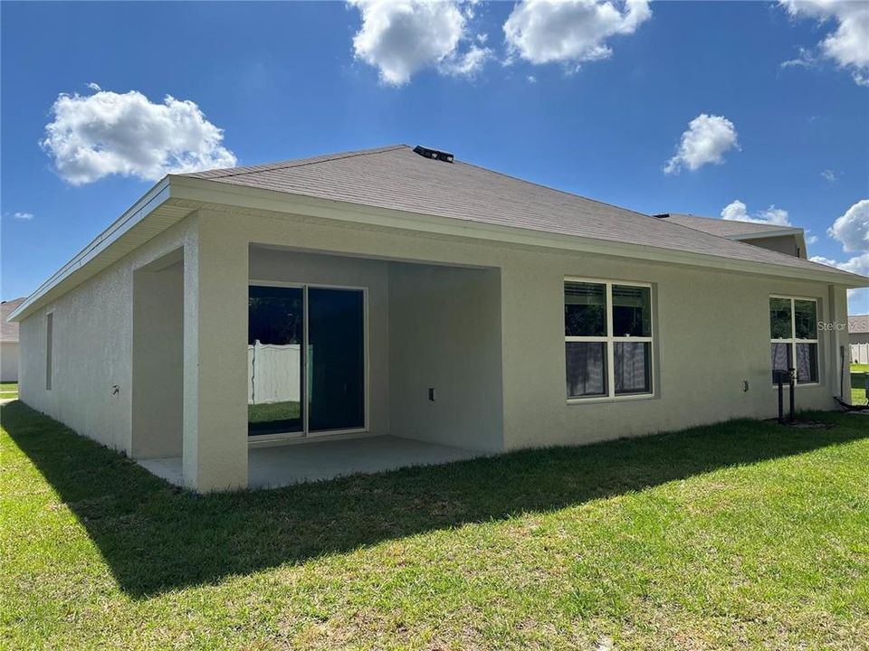 For Rent: $2,095 (4 beds, 2 baths, 1828 Square Feet)