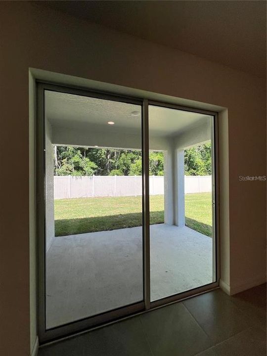 For Rent: $2,095 (4 beds, 2 baths, 1828 Square Feet)