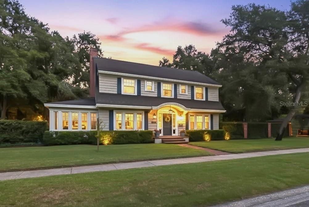 Recently Sold: $1,095,000 (3 beds, 2 baths, 2546 Square Feet)