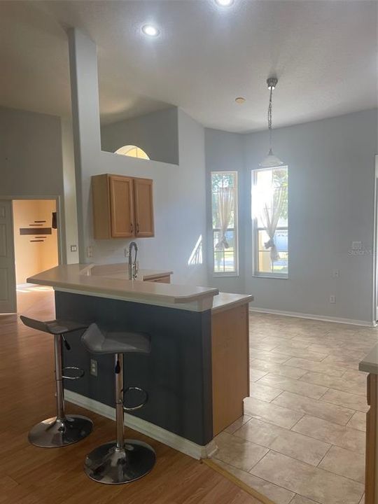 Activo con contrato: $356,615 (3 camas, 2 baños, 1610 Pies cuadrados)