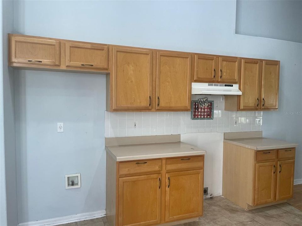 Activo con contrato: $356,615 (3 camas, 2 baños, 1610 Pies cuadrados)