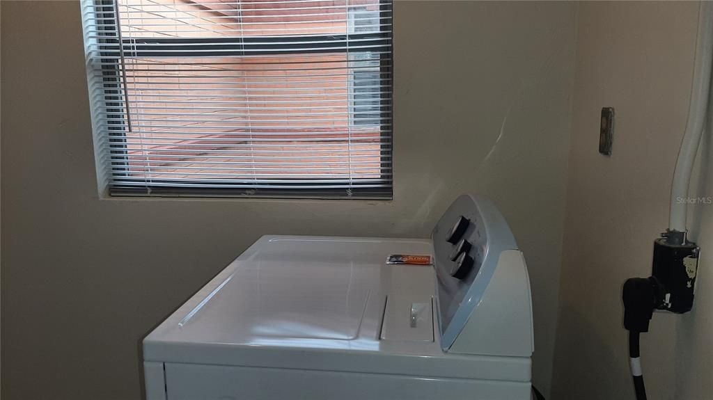 En Renta: $1,750 (3 camas, 1 baños, 1096 Pies cuadrados)