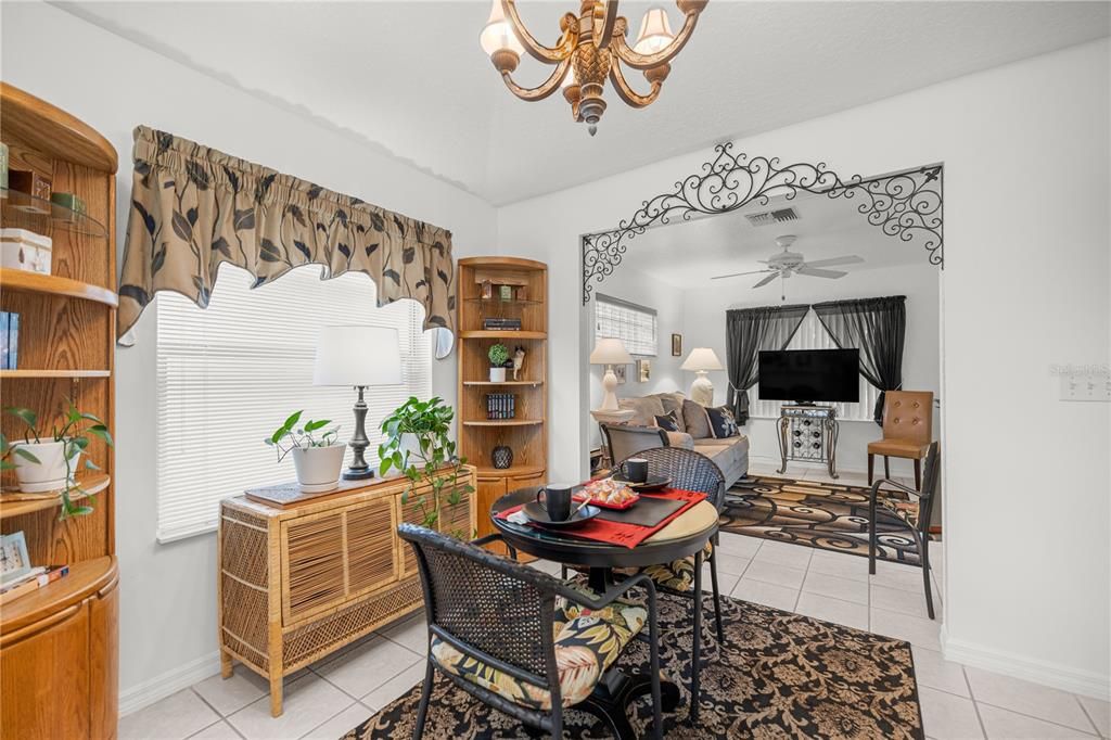 For Sale: $285,000 (2 beds, 2 baths, 1540 Square Feet)