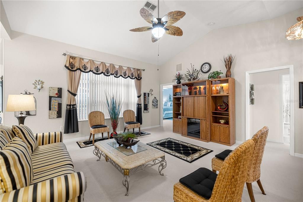 For Sale: $285,000 (2 beds, 2 baths, 1540 Square Feet)