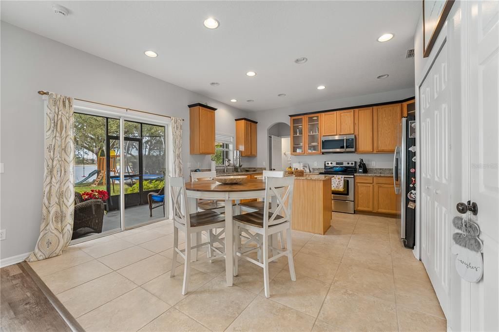 В аренду: $4,300 (4 спален, 2 ванн, 2648 Квадратных фут)