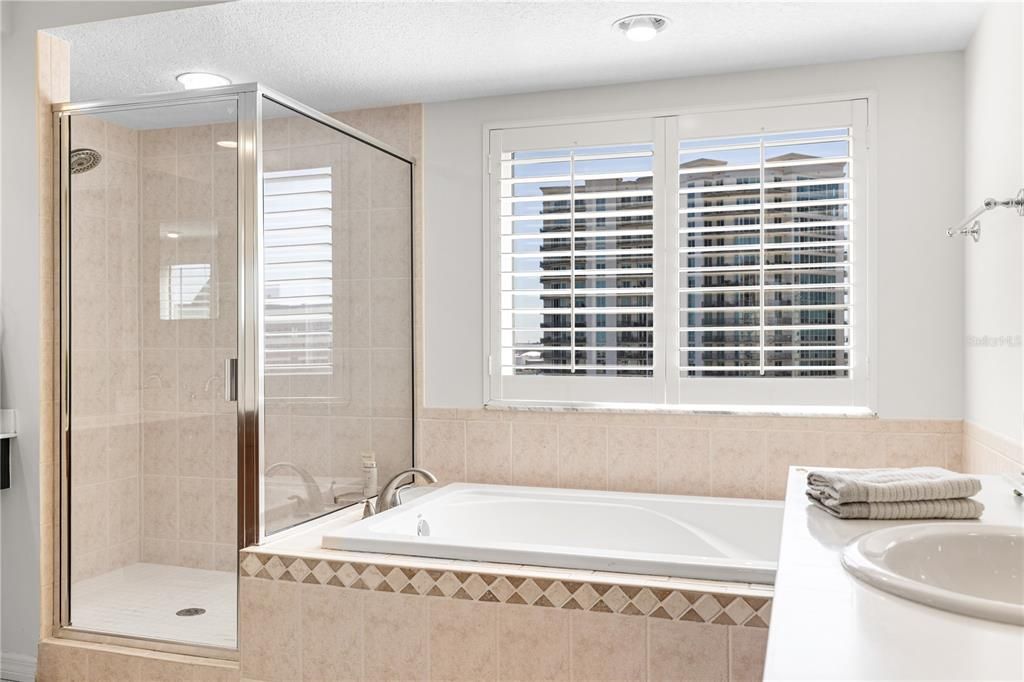 Active With Contract: $1,550,000 (2 beds, 2 baths, 1821 Square Feet)