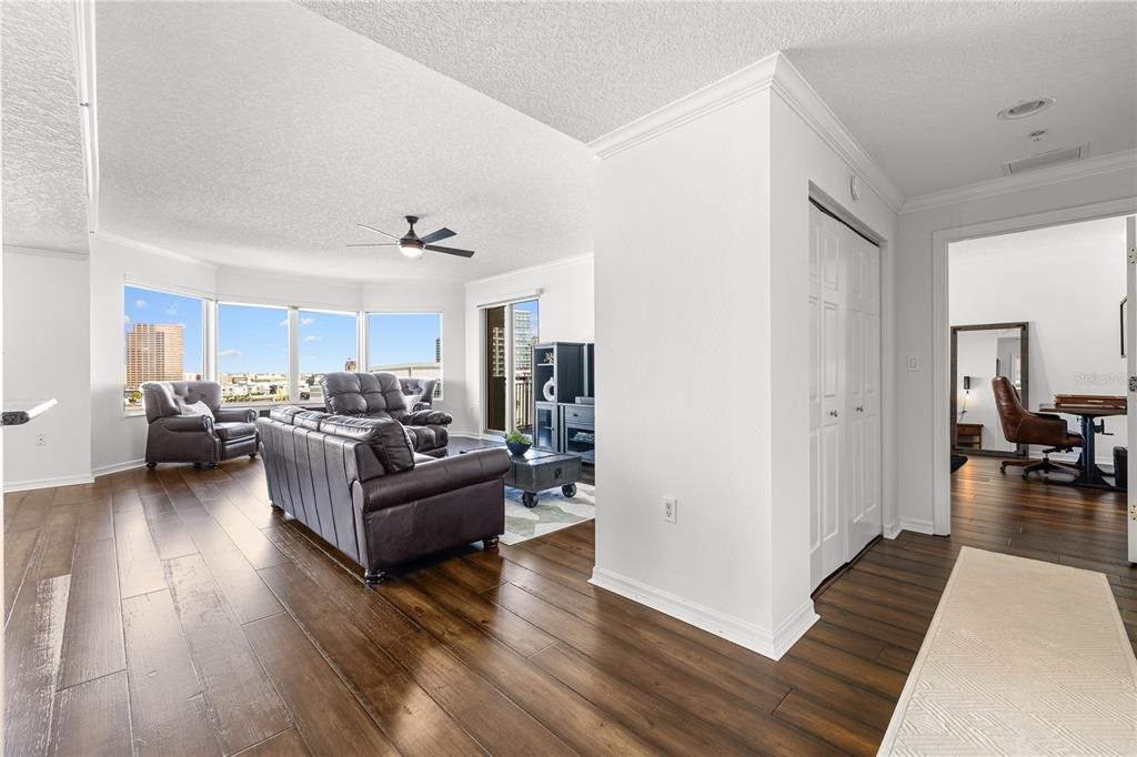 Active With Contract: $1,550,000 (2 beds, 2 baths, 1821 Square Feet)