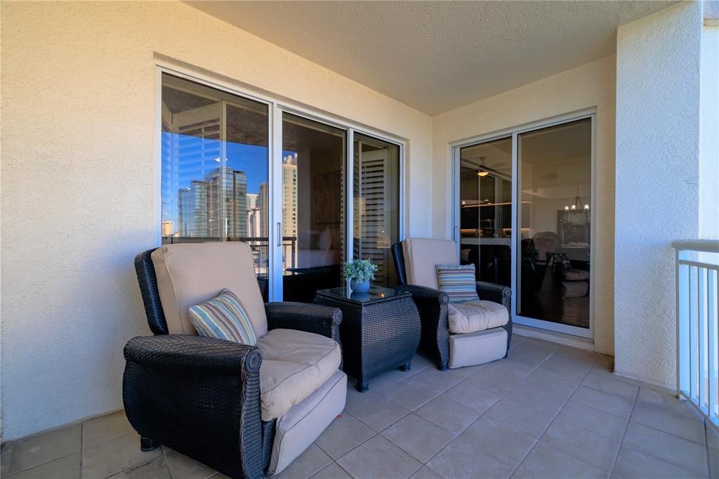 Active With Contract: $1,550,000 (2 beds, 2 baths, 1821 Square Feet)