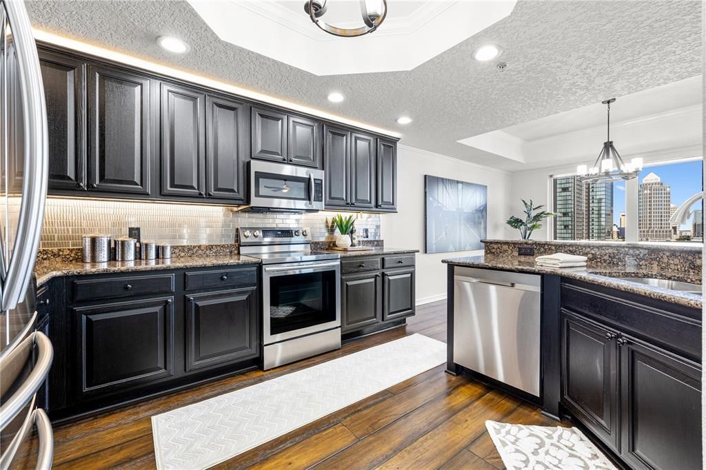 Active With Contract: $1,550,000 (2 beds, 2 baths, 1821 Square Feet)