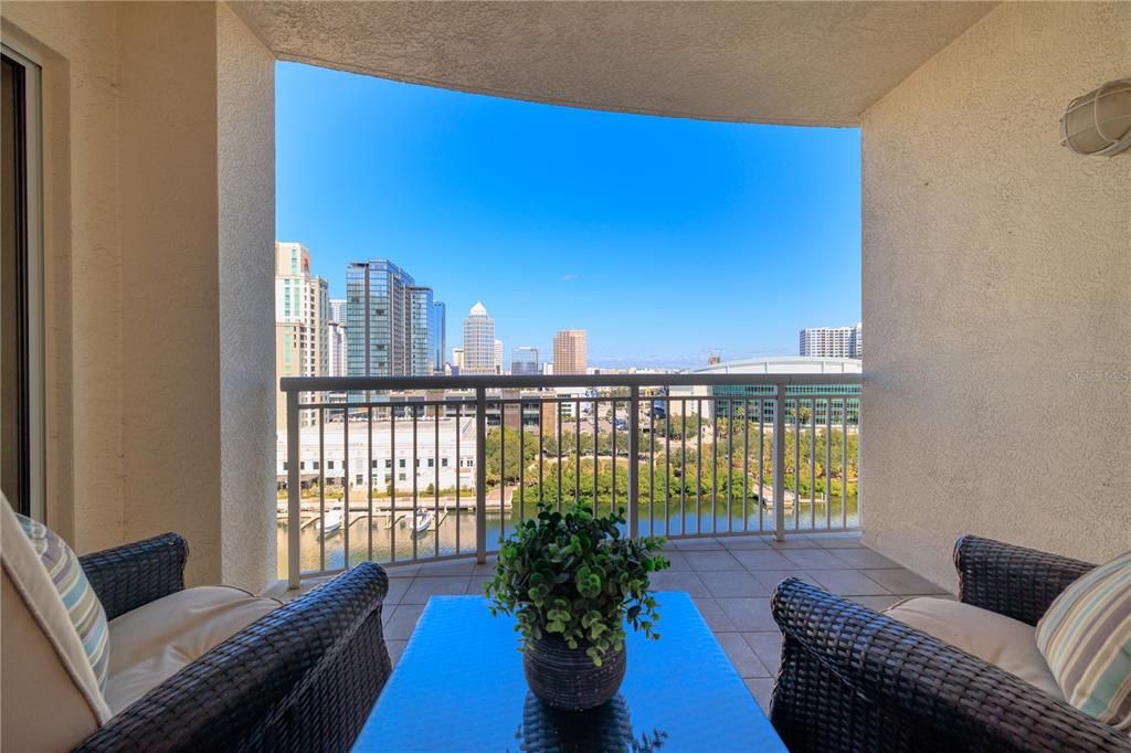 Active With Contract: $1,550,000 (2 beds, 2 baths, 1821 Square Feet)