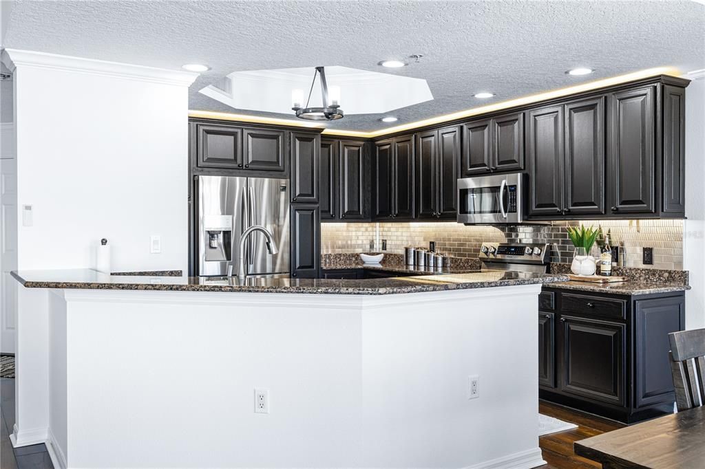 Active With Contract: $1,550,000 (2 beds, 2 baths, 1821 Square Feet)