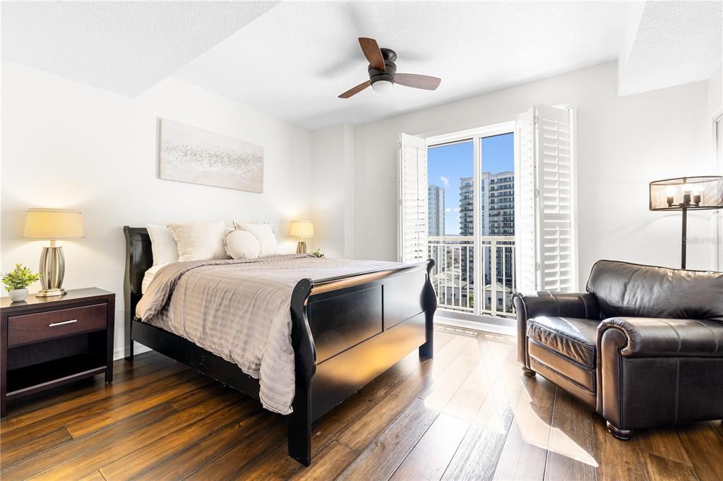 Active With Contract: $1,550,000 (2 beds, 2 baths, 1821 Square Feet)