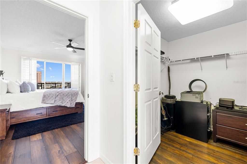 Active With Contract: $1,550,000 (2 beds, 2 baths, 1821 Square Feet)