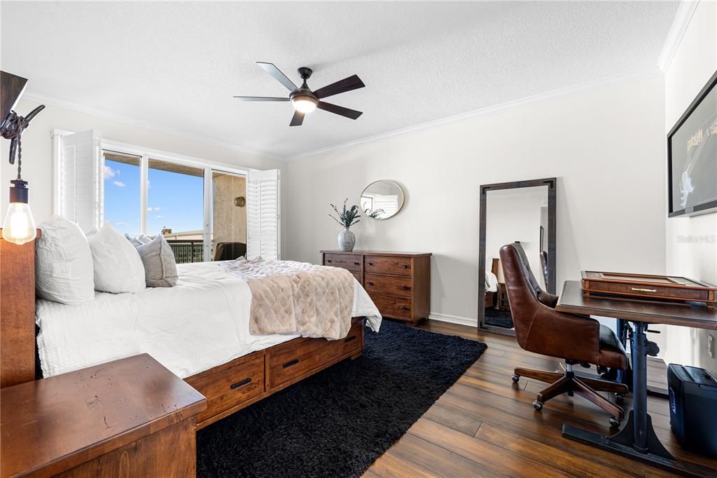 Active With Contract: $1,550,000 (2 beds, 2 baths, 1821 Square Feet)