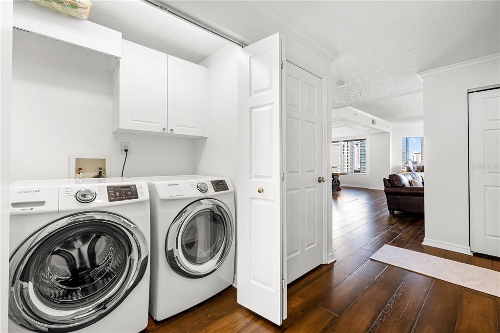 Active With Contract: $1,550,000 (2 beds, 2 baths, 1821 Square Feet)